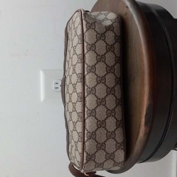 Authentic Vintage Gucci Interlocking GG Monogram Supreme Crossbody Bag - Picture 5 of 11